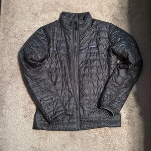 Like new, men’s small Patagonia coat.